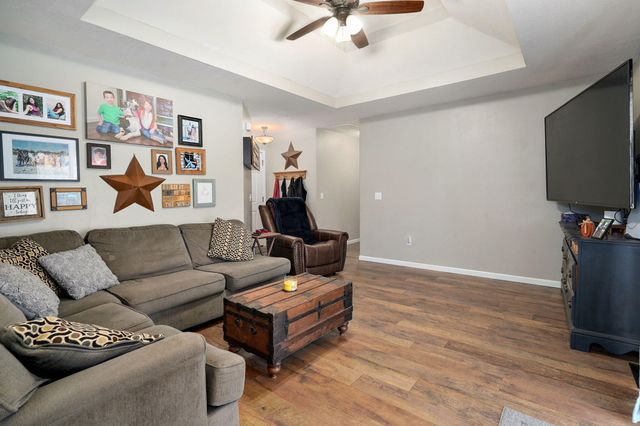 1813 Edgewood Drive, Aurora, MO 65605