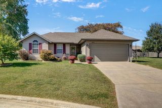 1813 Edgewood Drive, Aurora, MO 65605