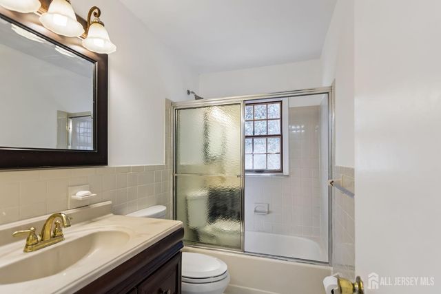 39 Gage Road, East Brunswick, NJ 08816