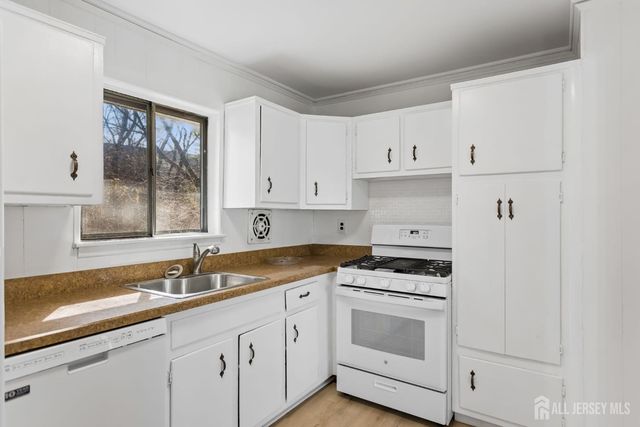 39 Gage Road, East Brunswick, NJ 08816