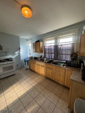 85 Montgomery Ave, Irvington Twp., NJ 07111