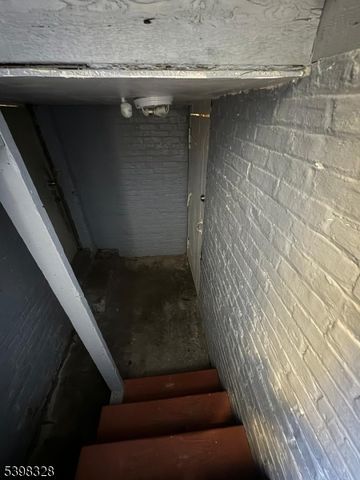 85 Montgomery Ave, Irvington Twp., NJ 07111