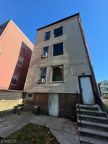 85 Montgomery Ave, Irvington Twp., NJ 07111