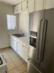934 W 71st Street 934 1/2, Los Angeles, CA 90044