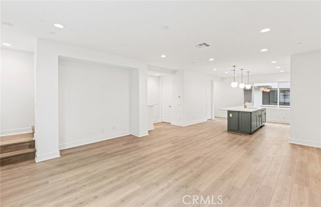 106 Kimberwick Court, Burbank, CA 91506