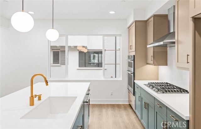 106 Kimberwick Court, Burbank, CA 91506