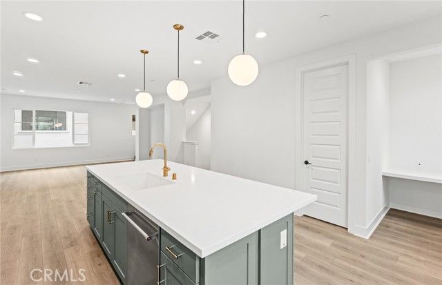 106 Kimberwick Court, Burbank, CA 91506