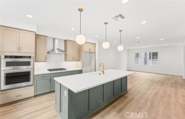 106 Kimberwick Court, Burbank, CA 91506