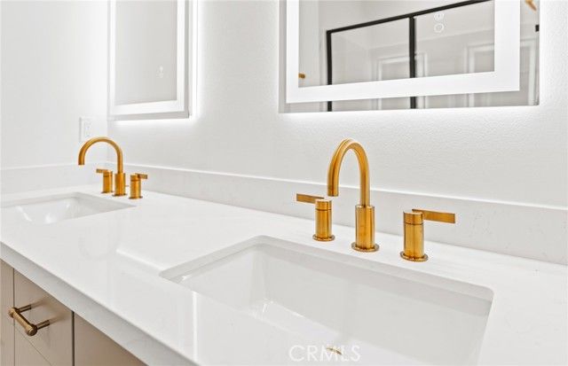 106 Kimberwick Court, Burbank, CA 91506