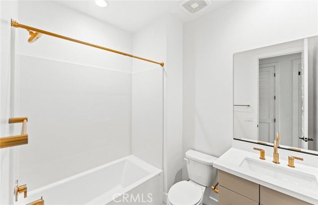 106 Kimberwick Court, Burbank, CA 91506