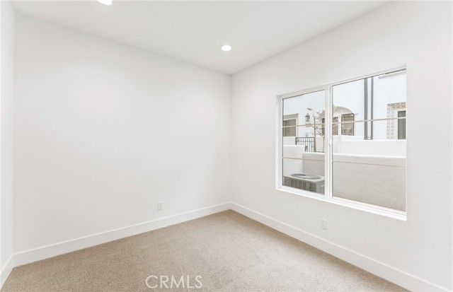 106 Kimberwick Court, Burbank, CA 91506