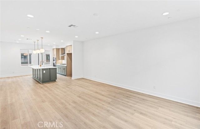 106 Kimberwick Court, Burbank, CA 91506