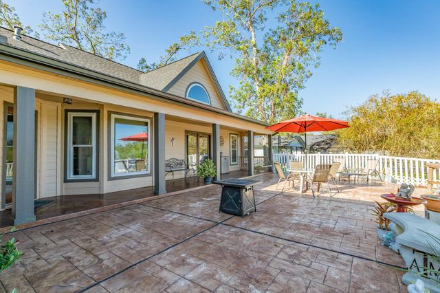 350 Pecan Estates Road, Angleton, TX 77515