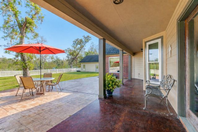 350 Pecan Estates Road, Angleton, TX 77515