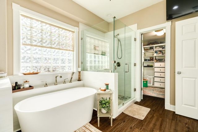 350 Pecan Estates Road, Angleton, TX 77515