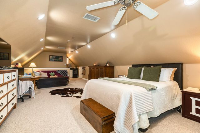 350 Pecan Estates Road, Angleton, TX 77515