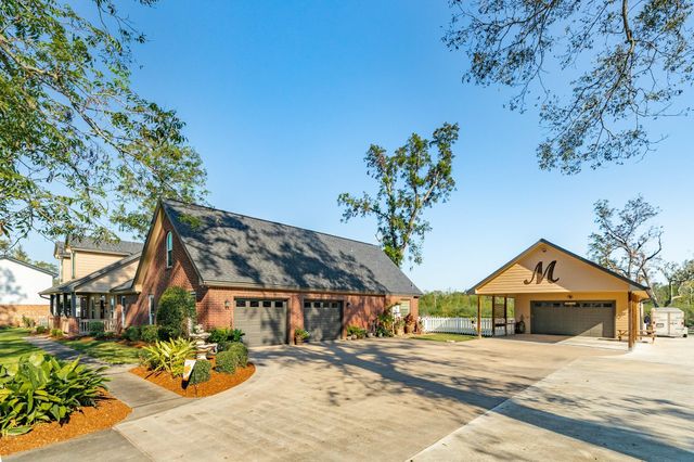 350 Pecan Estates Road, Angleton, TX 77515