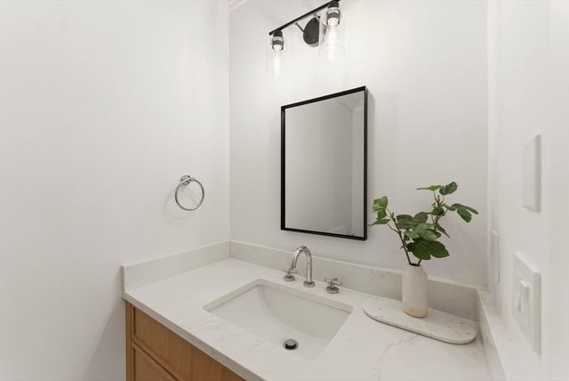 10 Dawson Way, Falmouth, MA 02536