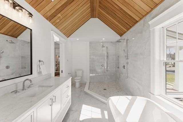 10 Dawson Way, Falmouth, MA 02536