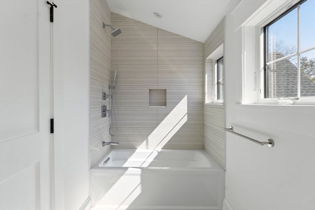 10 Dawson Way, Falmouth, MA 02536