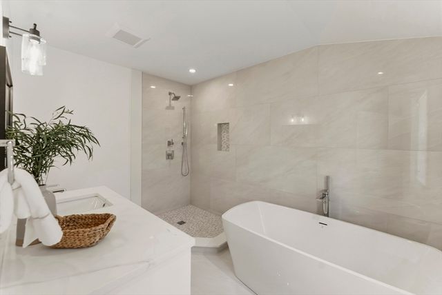 10 Dawson Way, Falmouth, MA 02536