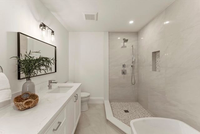 10 Dawson Way, Falmouth, MA 02536