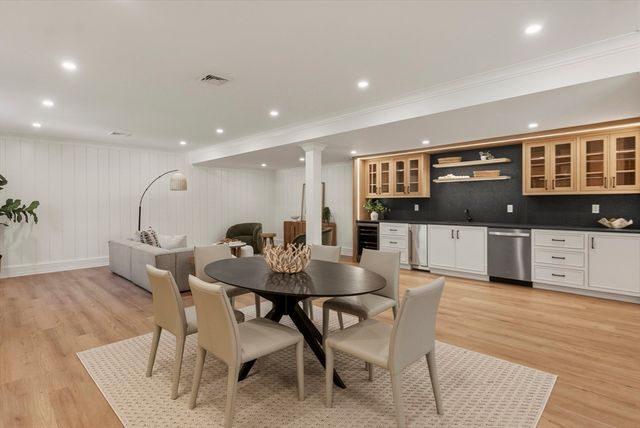 10 Dawson Way, Falmouth, MA 02536