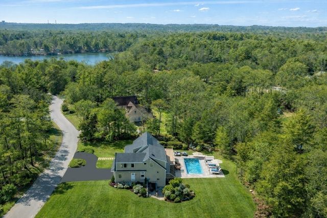 10 Dawson Way, Falmouth, MA 02536