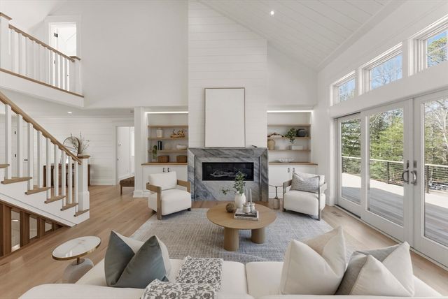 10 Dawson Way, Falmouth, MA 02536