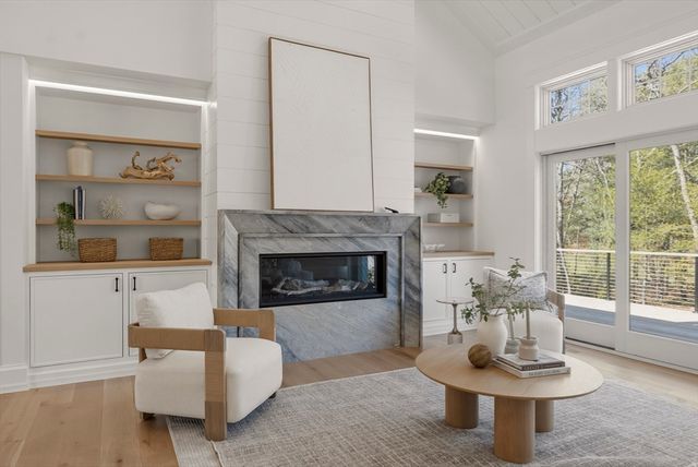 10 Dawson Way, Falmouth, MA 02536