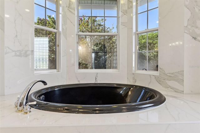 12633 CROWN POINT CIRCLE, Clermont, FL 34711