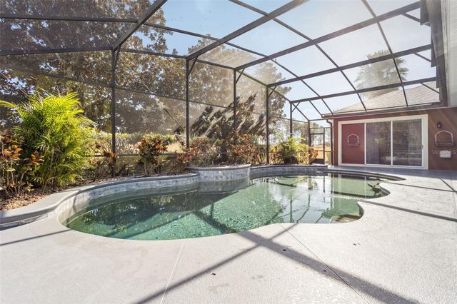 12633 CROWN POINT CIRCLE, Clermont, FL 34711