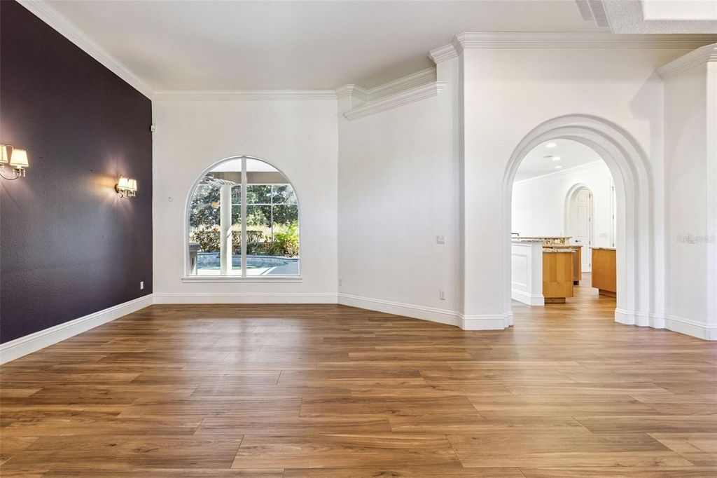 Image 15 of property listing at 12633 CROWN POINT CIRCLE, Clermont, FL 34711