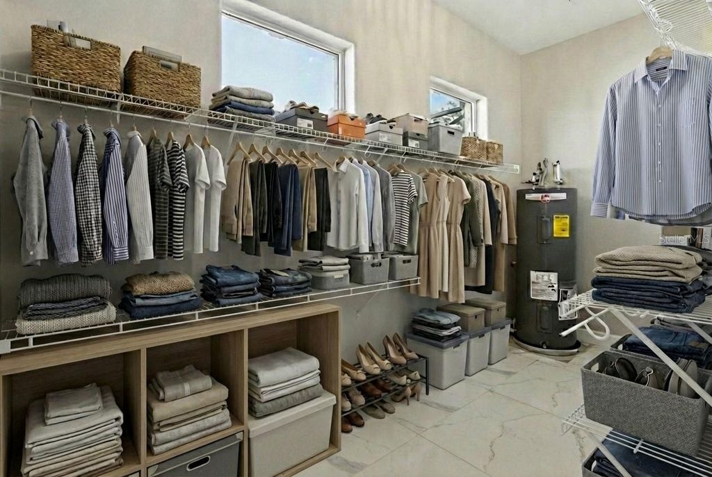 Image 23 of property listing at 12633 CROWN POINT CIRCLE, Clermont, FL 34711