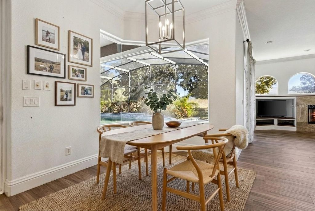 Image 27 of property listing at 12633 CROWN POINT CIRCLE, Clermont, FL 34711