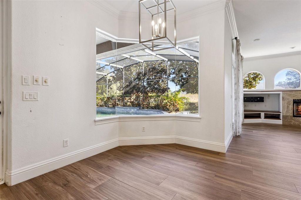 Image 28 of property listing at 12633 CROWN POINT CIRCLE, Clermont, FL 34711