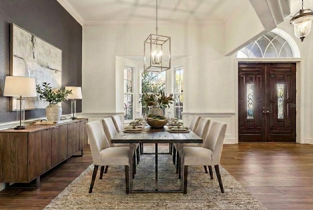 Image 4 of property listing at 12633 CROWN POINT CIRCLE, Clermont, FL 34711