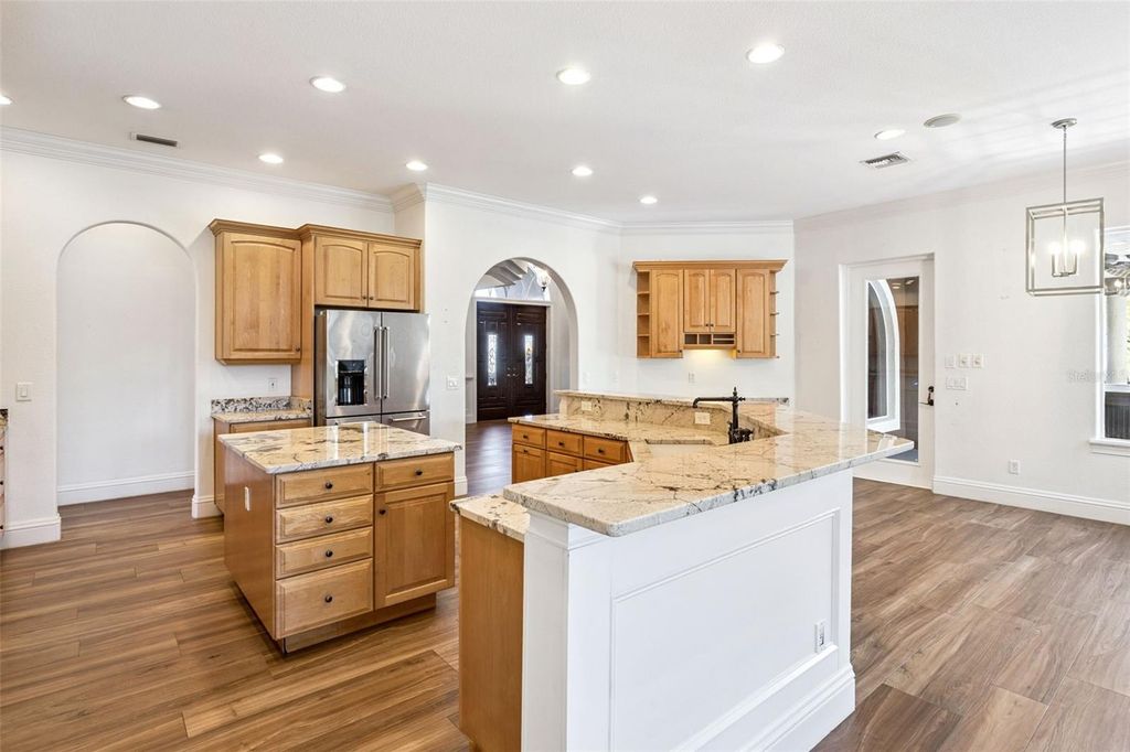 Image 36 of property listing at 12633 CROWN POINT CIRCLE, Clermont, FL 34711