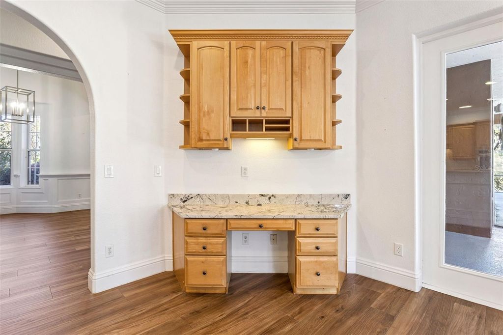 Image 40 of property listing at 12633 CROWN POINT CIRCLE, Clermont, FL 34711