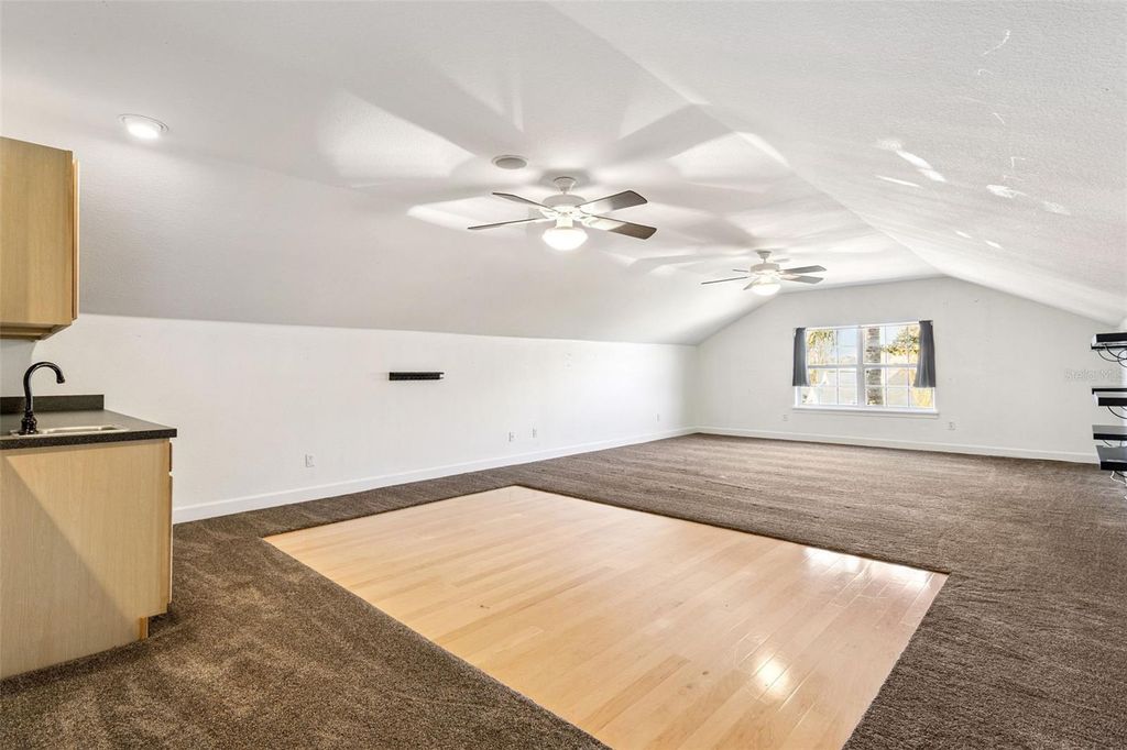 Image 42 of property listing at 12633 CROWN POINT CIRCLE, Clermont, FL 34711