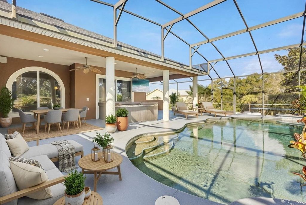 Image 57 of property listing at 12633 CROWN POINT CIRCLE, Clermont, FL 34711