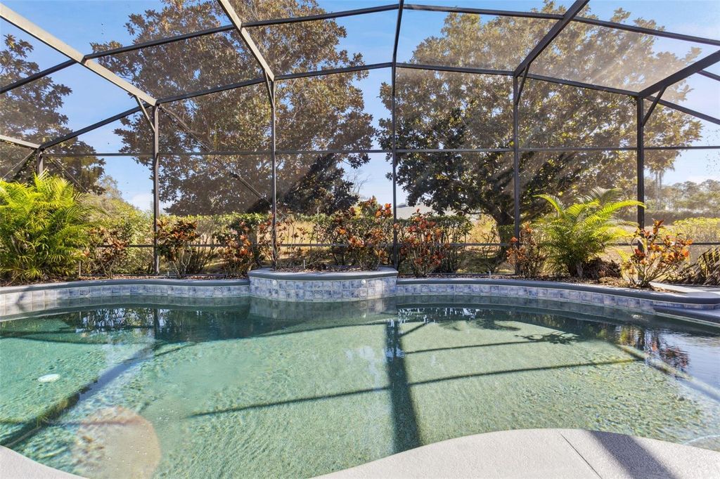 Image 59 of property listing at 12633 CROWN POINT CIRCLE, Clermont, FL 34711