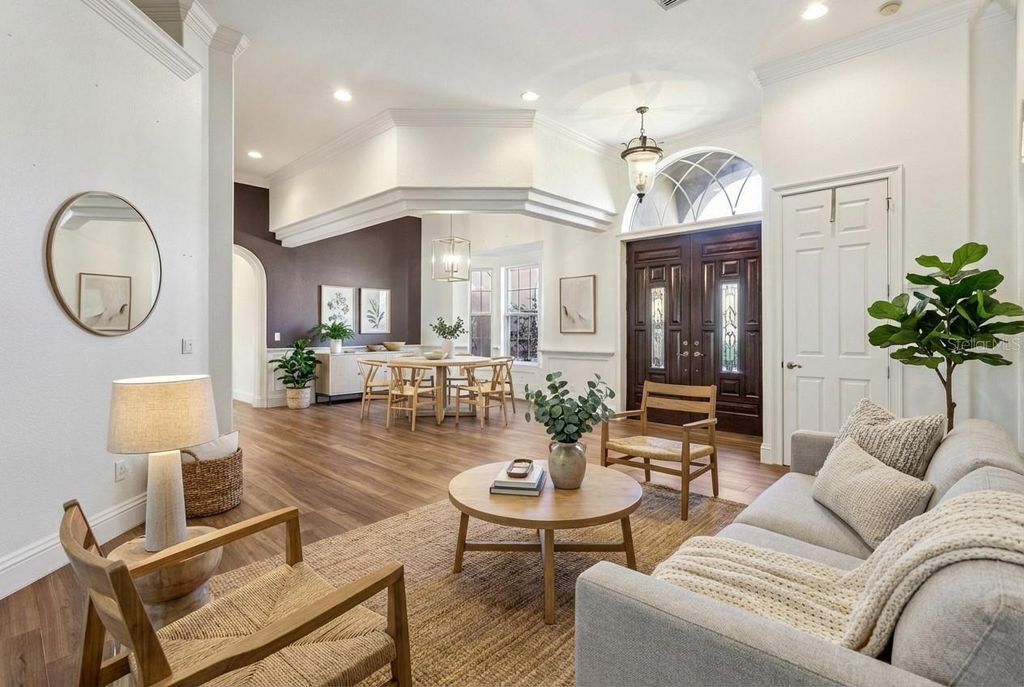 Image 7 of property listing at 12633 CROWN POINT CIRCLE, Clermont, FL 34711