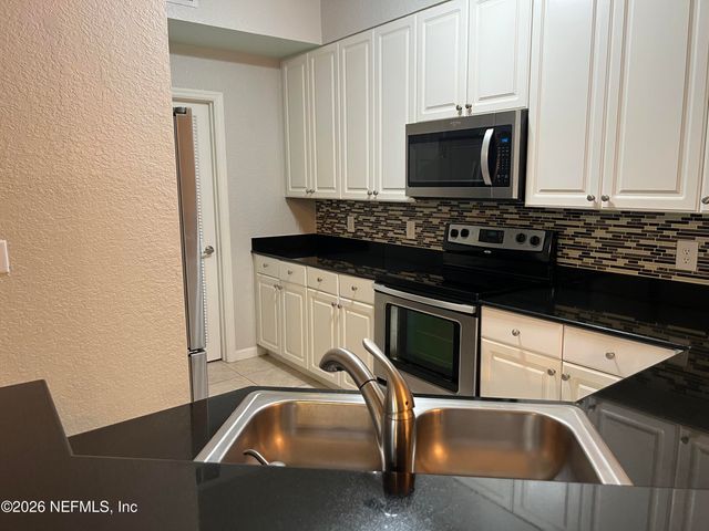 8539 GATE Parkway W 121, Jacksonville, FL 32216