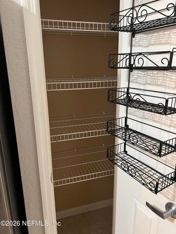 8539 GATE Parkway W 121, Jacksonville, FL 32216