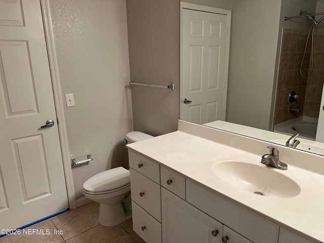 8539 GATE Parkway W 121, Jacksonville, FL 32216