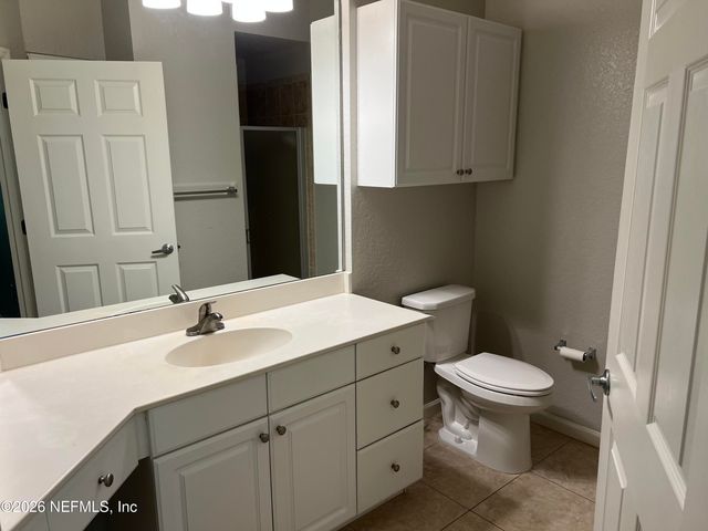 8539 GATE Parkway W 121, Jacksonville, FL 32216