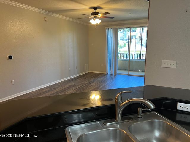 8539 GATE Parkway W 121, Jacksonville, FL 32216