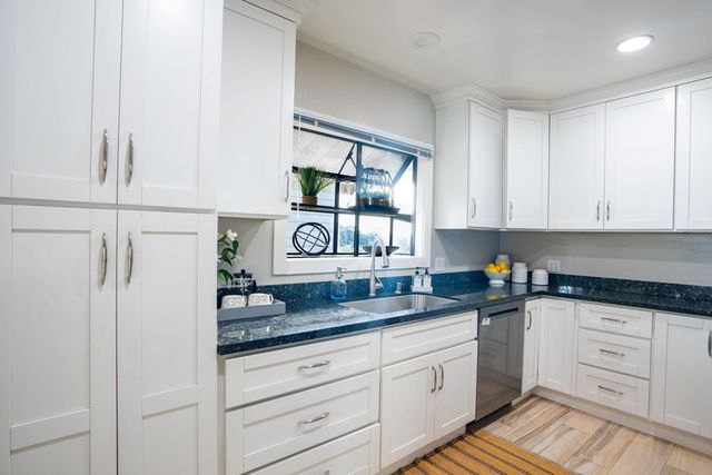 2925 El Monte Ave, Oakland, CA 94605