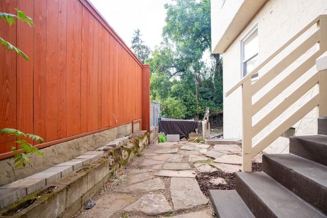 2925 El Monte Ave, Oakland, CA 94605